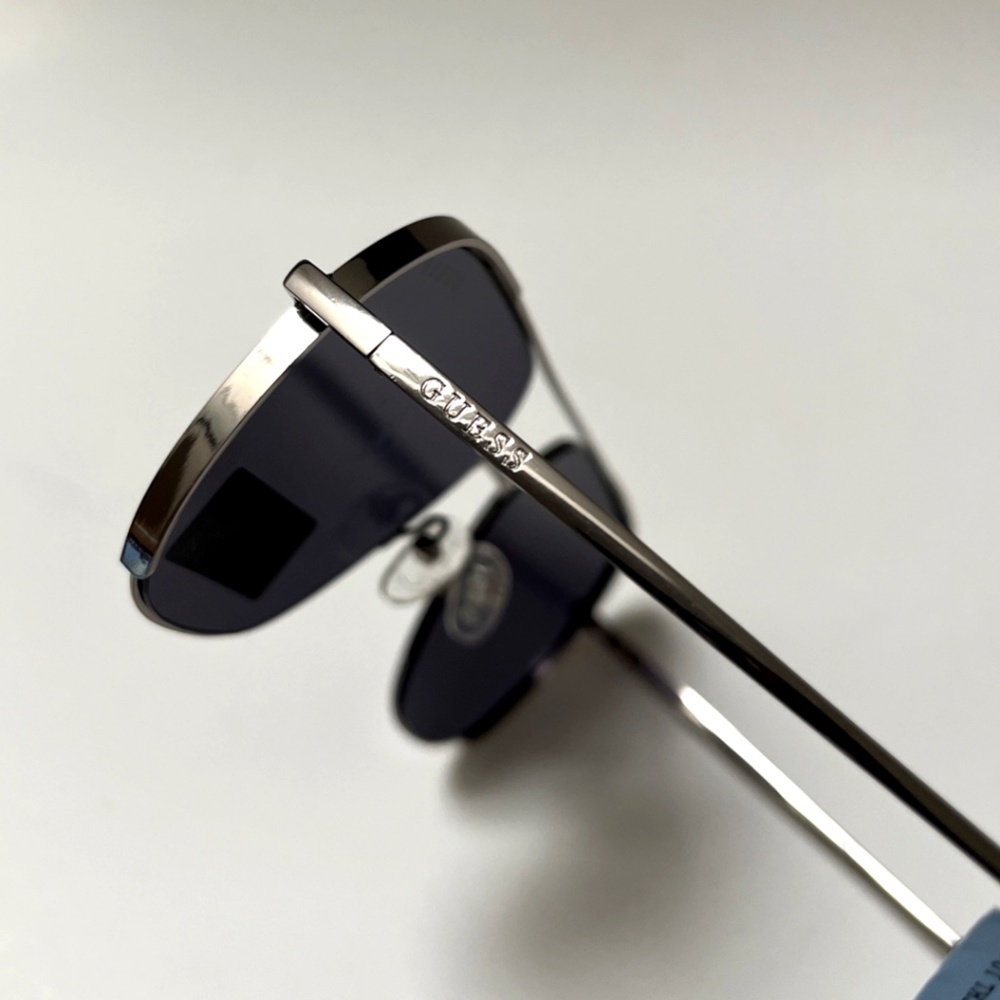 New GUESS Double Bridge Aviator Sunglasses GO00064 Silver Black Lens - Picture 4 of 7